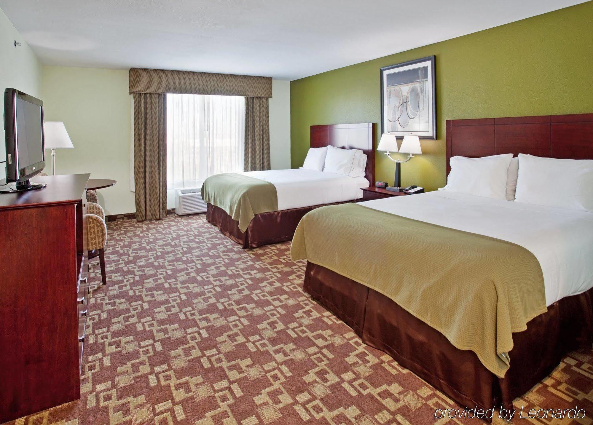 Holiday Inn Express Hotel & Suites St. Charles By Ihg Saint Charles Стая снимка