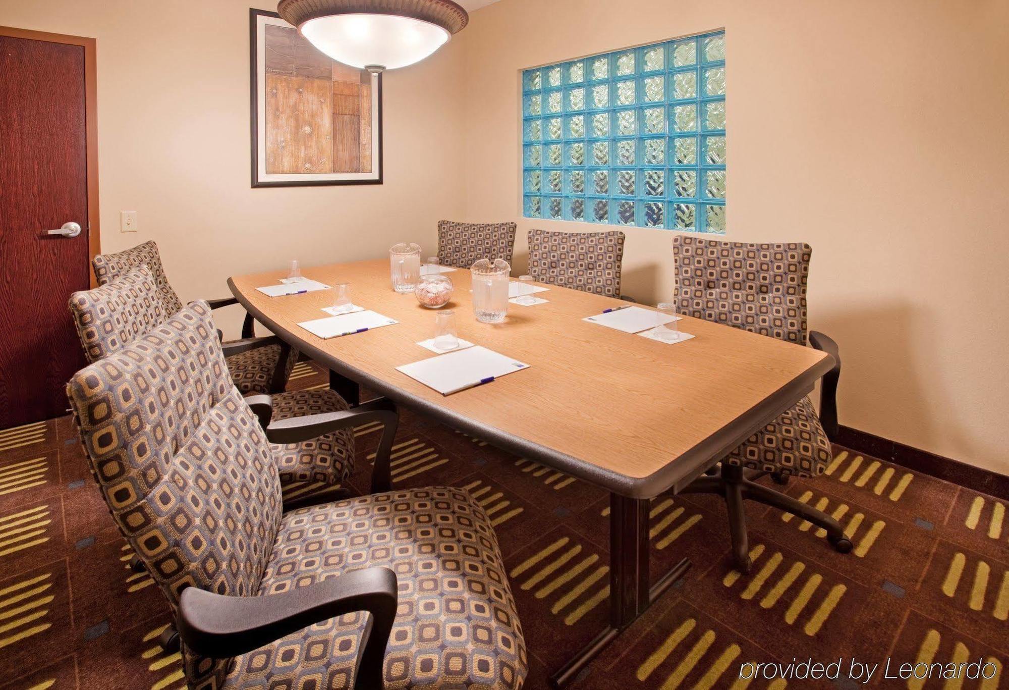 Holiday Inn Express Hotel & Suites St. Charles By Ihg Saint Charles Съоръжения снимка